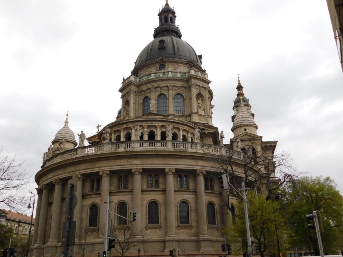 The Wonder Deer Apartment Next To The Opera Self Check-In Budapest Bagian luar foto